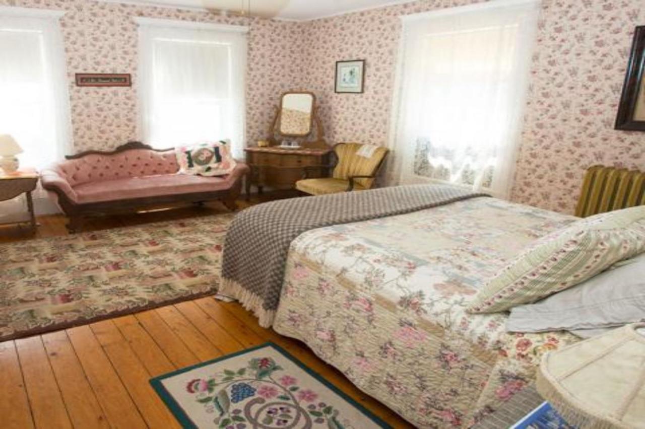 Blooming Inn Shelburne Falls エクステリア 写真