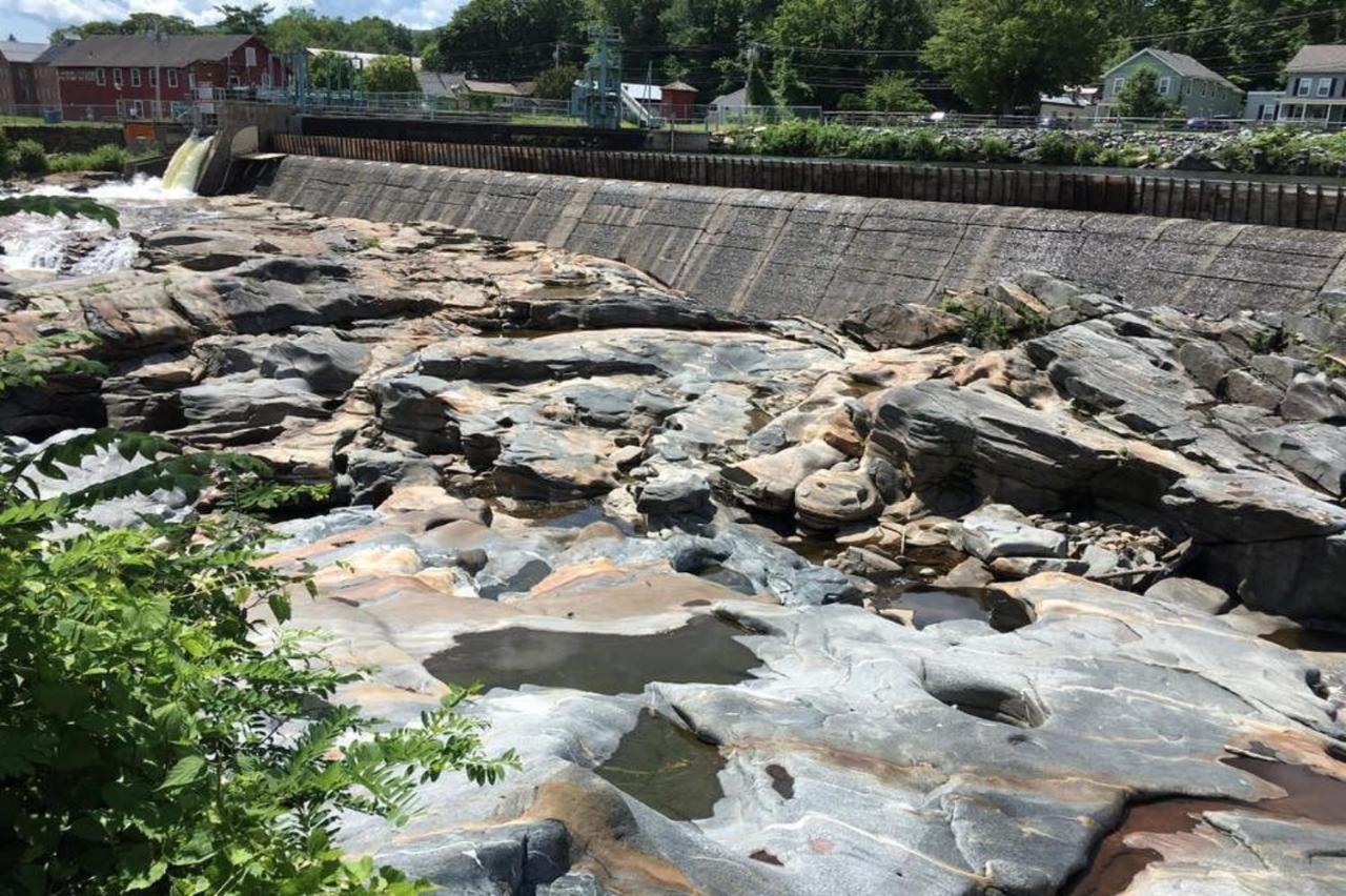Blooming Inn Shelburne Falls エクステリア 写真