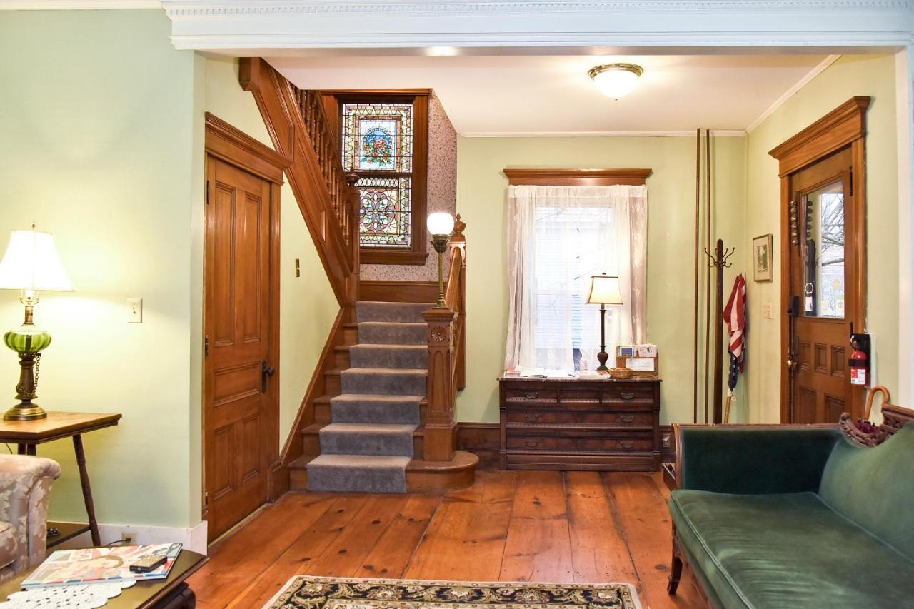 Blooming Inn Shelburne Falls エクステリア 写真