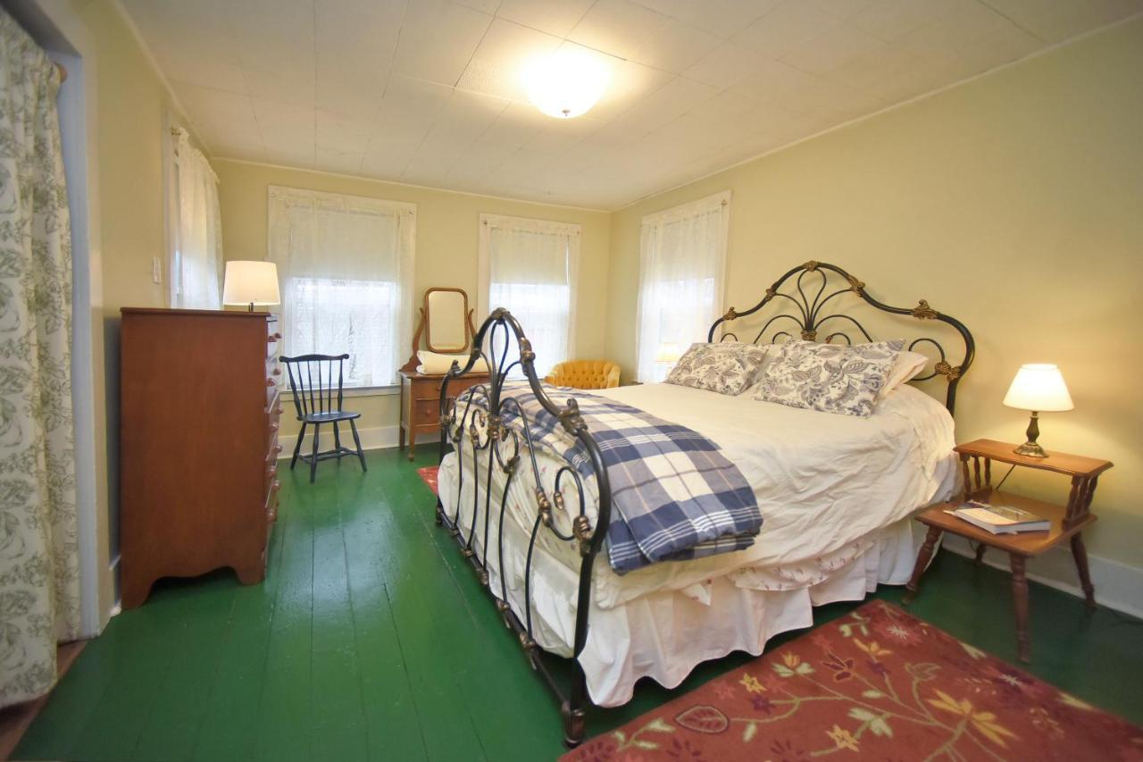 Blooming Inn Shelburne Falls エクステリア 写真