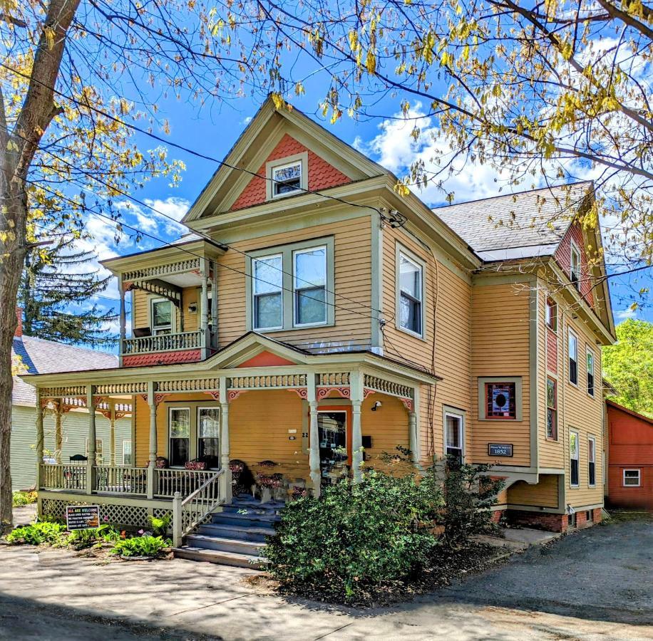 Blooming Inn Shelburne Falls エクステリア 写真