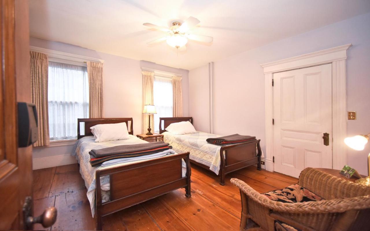 Blooming Inn Shelburne Falls エクステリア 写真