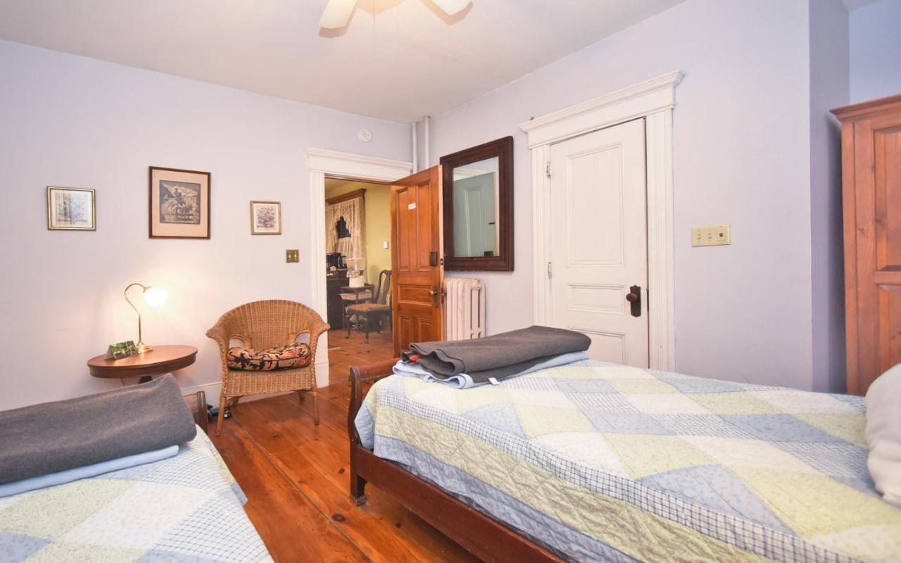 Blooming Inn Shelburne Falls エクステリア 写真